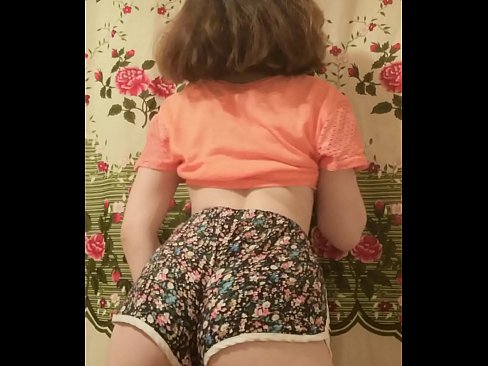 ❤️ Giovane pupa sexy fa uno striptease riprendendo i suoi pantaloncini alla telecamera ❌ Sluts al it.porno-filmy.ru ☑